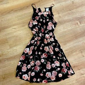 Woman’s dress. Size L